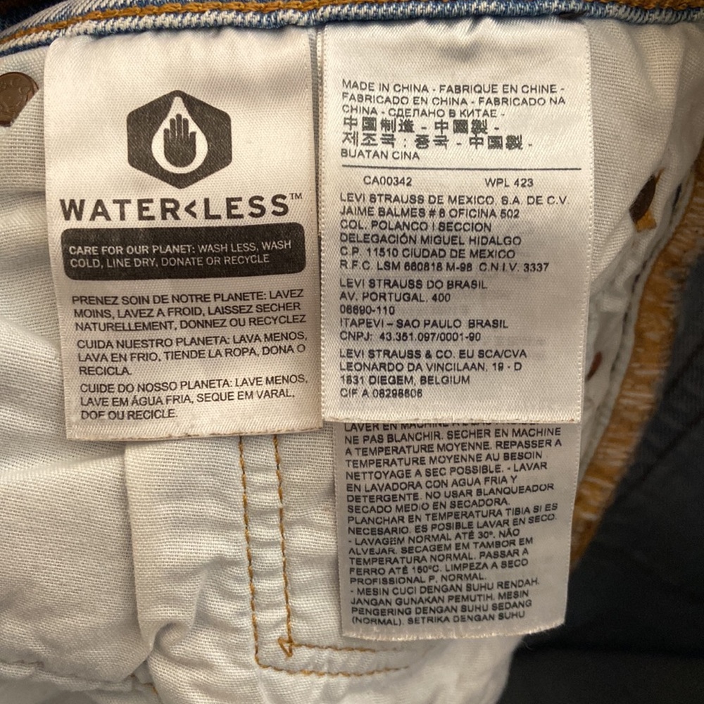 Levi’s Premium 501 Acid Wash Crop, Big E (2018), 29x26, EUC, $129 MSRP - Picture 12 of 14